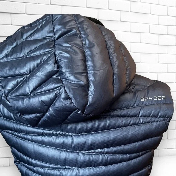 Woman’s Spyder Puffer Vest Small - Picture 4 of 5